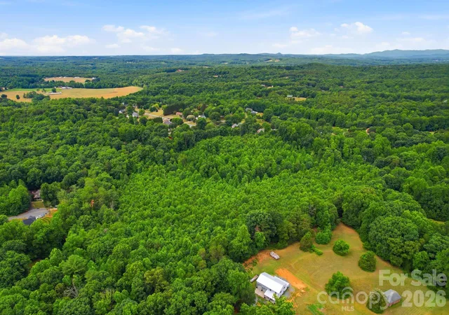 Photo 3 of Sale Pending at 1273 Shirebourn, Hickory, NC 28602 | MLS# 4403470 | Listing updated on 2026-09-21