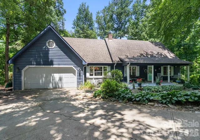 Photo 3 of Single family home for sale at 15 Forest Ridge Ln, Weaverville, NC 28787 | MLS# 4403480 | Listing updated on 2026-10-05