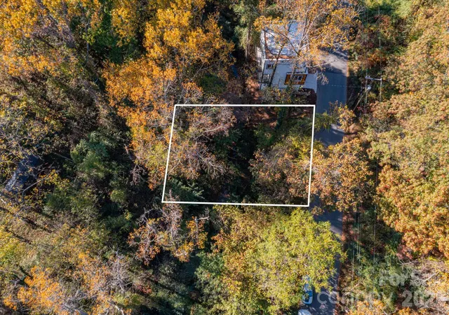 Photo 4 of Single family home for sale at 30 Waynesville Ave, Asheville, NC 28806 | MLS# 4403488 | Listing updated on 2026-09-16