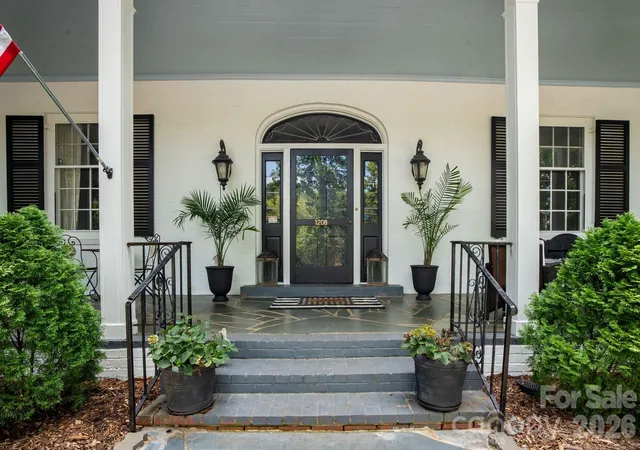 Photo 3 of Single family home for sale at 1208 E Franklin St, Monroe, NC 28112 | MLS# 4403493 | Listing updated on 2026-09-22