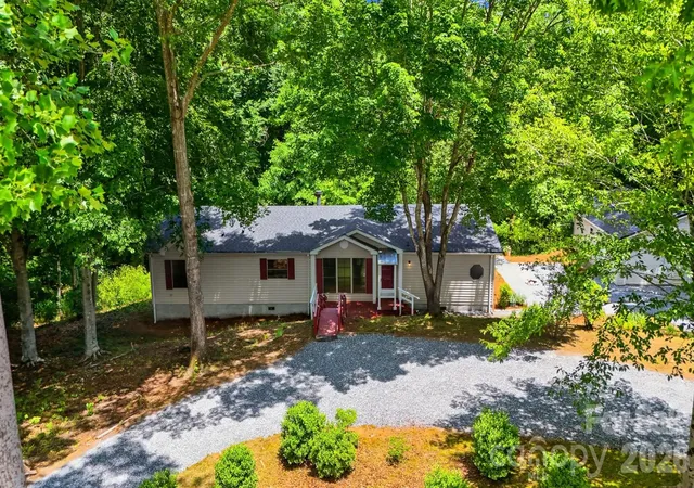 Photo 1 of Single family home for sale at 4944 Largo Ct, Conover, NC 28613 | MLS# 4403514 | Listing updated on 2026-09-17