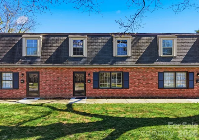 2nd image of 414 7th St Ne, Hickory, NC 28601 | MLS# 4403533