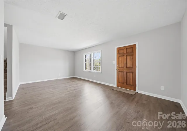 4th image of 414 7Th St Ne, Hickory, NC 28601 | MLS# 4403533