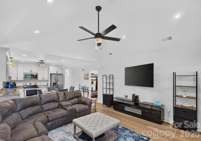 Photo 4 of Single family home for sale at 684 Union Cemetery Rd SW, Concord, NC 28027 | MLS# 4403561 | Listing updated on 2026-07-25