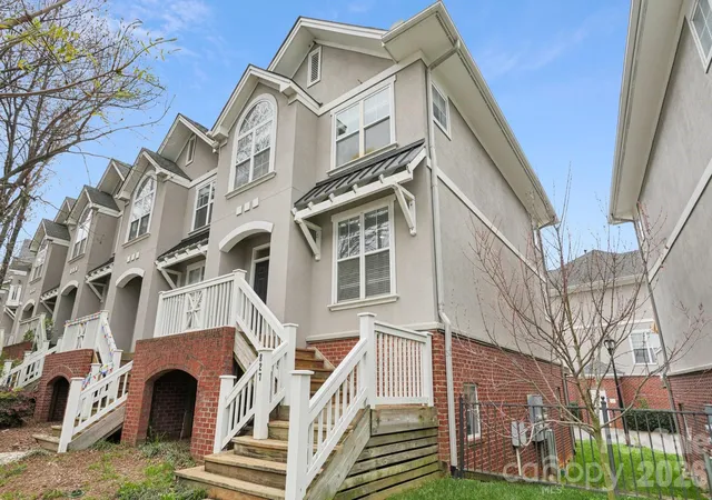 2nd image of 827 4th St W, Charlotte, NC 28202 | MLS# 4403569