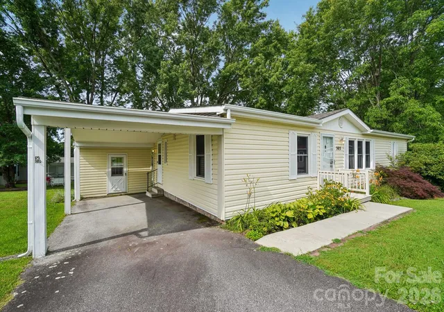 1st image of 303 Meadowbrook Ct, Hendersonville, NC 28792 | MLS# 4403570
