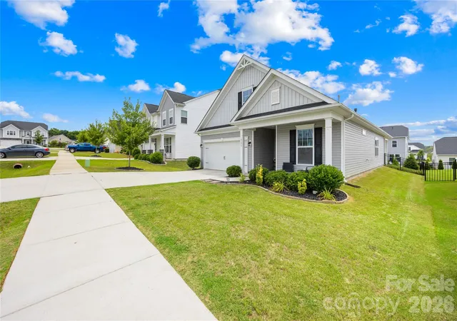 Photo 1 of Single family home for sale at 4526 Dover Ct, Denver, NC 28037 | MLS# 4403576 | Listing updated on 2026-09-05