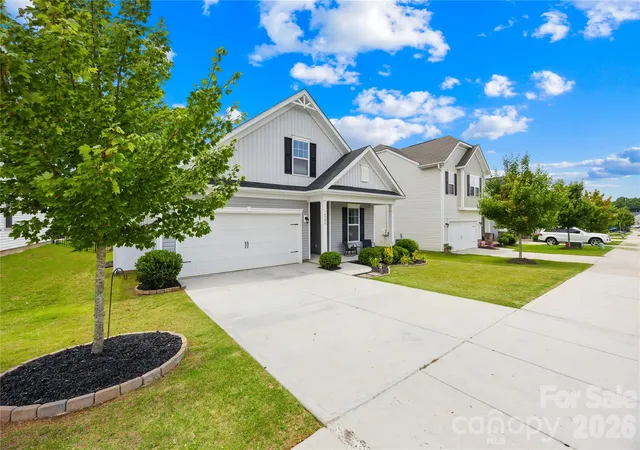 Photo 3 of Single family home for sale at 4526 Dover Ct, Denver, NC 28037 | MLS# 4403576 | Listing updated on 2026-09-05