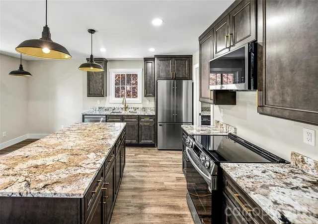 Photo 5 of Single family home for sale at 87 Catatoga Trl, Marion, NC 83452 | MLS# 4403584 | Listing updated on 2026-08-26