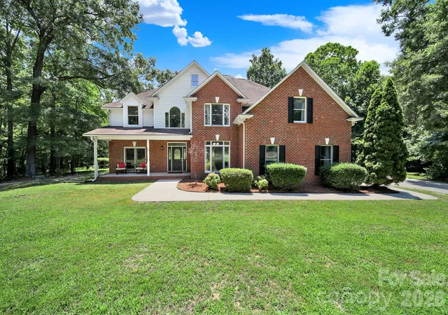 Photo 1 of Single family home for sale at 1583 Calder Ln, Clover, SC 29710 | MLS# 4403585 | Listing updated on 2026-09-05