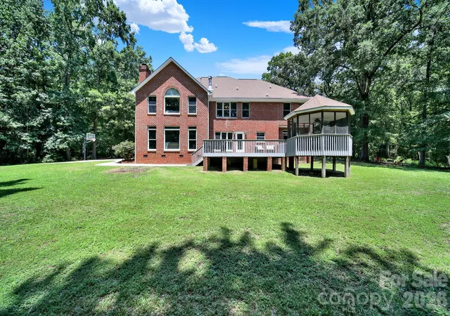 Photo 3 of Single family home for sale at 1583 Calder Ln, Clover, SC 29710 | MLS# 4403585 | Listing updated on 2026-09-05