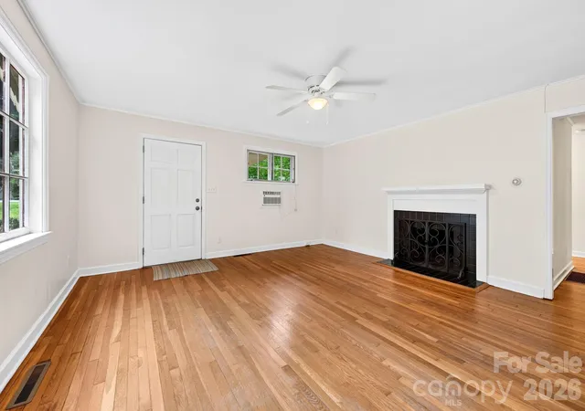 Photo 5 of Single family home for sale at 176 Chiles Ave, Asheville, NC 28803 | MLS# 4403587 | Listing updated on 2026-07-23