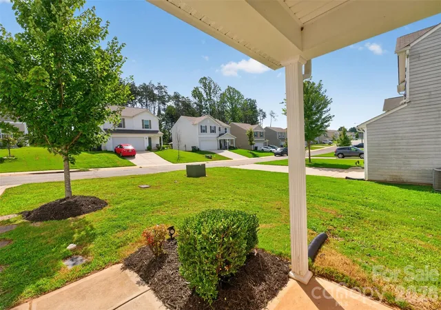 Photo 3 of Single family home for sale at 1475 Cannan Mountain Dr, Newton, NC 28658 | MLS# 4403589 | Listing updated on 2026-09-02