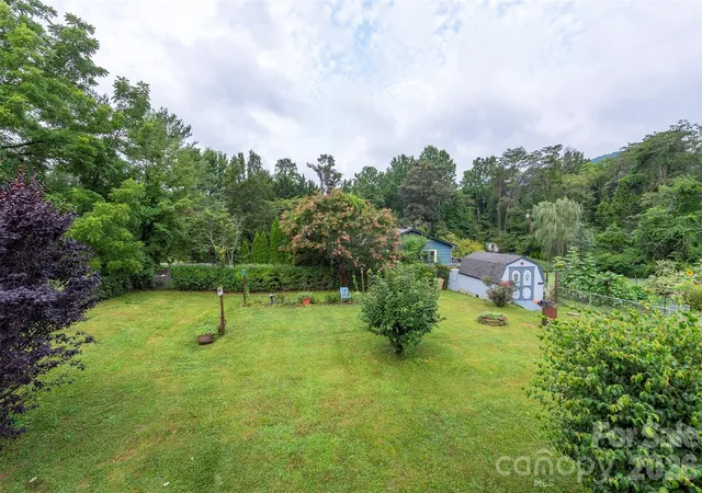 36th image of 424 Lower Grassy Branch Rd, Asheville, NC 28805 | MLS# 4403617