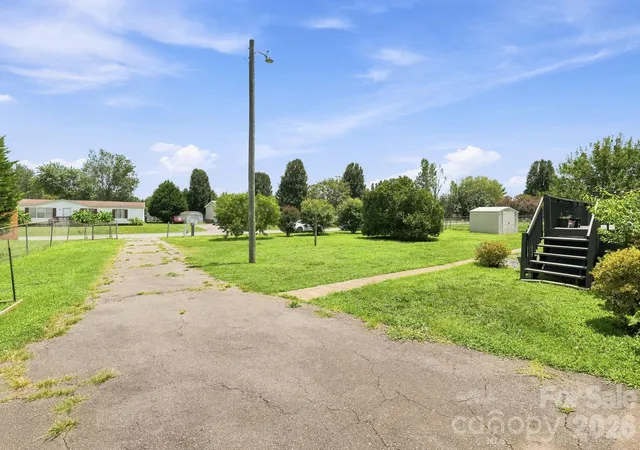27th image of 2299 Dellinger Dr, Newton, NC 28658 | MLS# 4403619