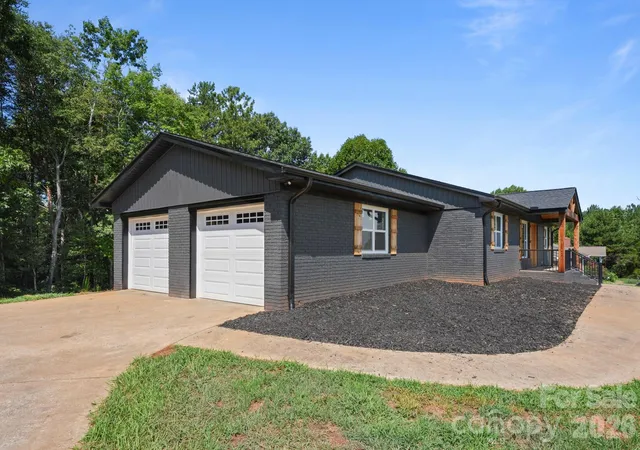 4th image of 1411 W V Thompson Rd, Rutherfordton, NC 28139 | MLS# 4403623