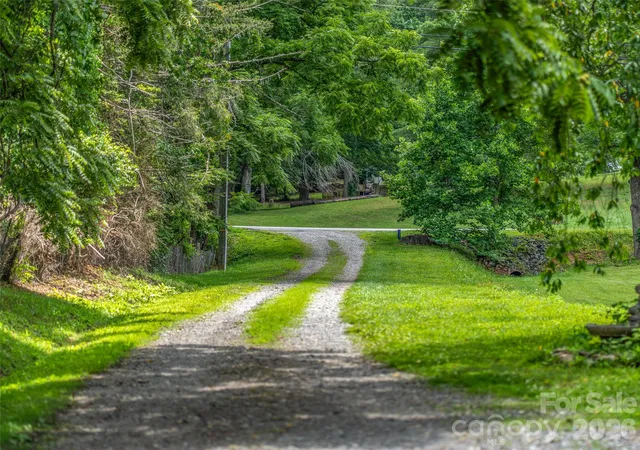 3rd image of 474 Rose Hill Rd, Asheville, NC 28803 | MLS# 4403642