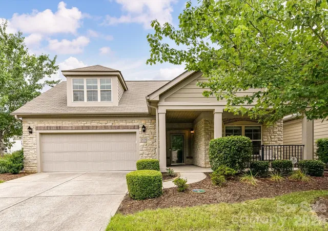 Listing Photo 4 - Condo for sale in building located at 4415 Parkgate Dr, Matthews, NC 28105