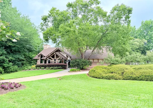 Listing Photo 2 - Condo for sale in building located at 4415 Parkgate Dr, Matthews, NC 28105