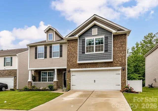 Photo 3 of Single family home for sale at 724 Larmore Ave, Charlotte, NC 28216 | MLS# 4403712 | Listing updated on 2026-09-29