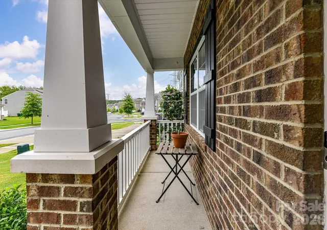 Photo 4 of Single family home for sale at 724 Larmore Ave, Charlotte, NC 28216 | MLS# 4403712 | Listing updated on 2026-09-29