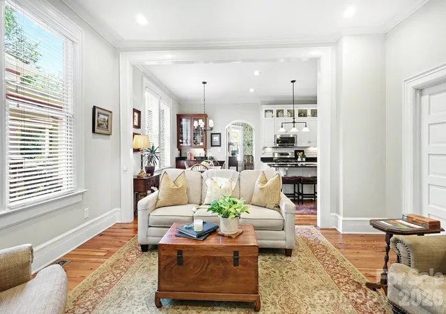 Photo 4 of Single family home for sale at 314 E Kingston Ave, Charlotte, NC 28203 | MLS# 4403731 | Listing updated on 2026-09-19