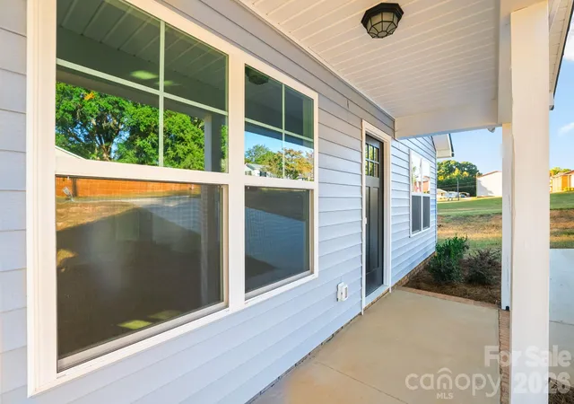 Photo 3 of Single family home for sale at 1505 Arden Ave, Kannapolis, NC 28083 | MLS# 4403735 | Listing updated on 2026-10-08