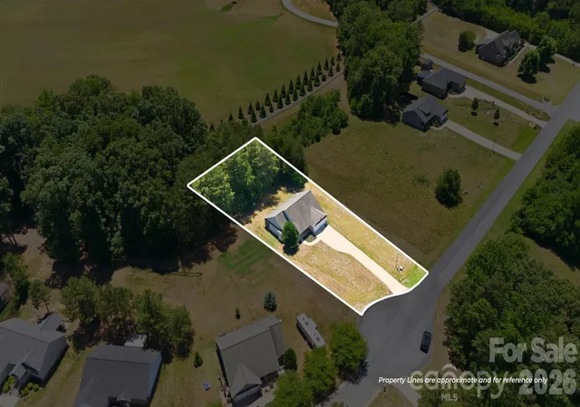 Photo 2 of Single family home for sale at 2100 Waterford Pointe Rd, Lexington, NC 27292 | MLS# 4403747 | Listing updated on 2026-07-26