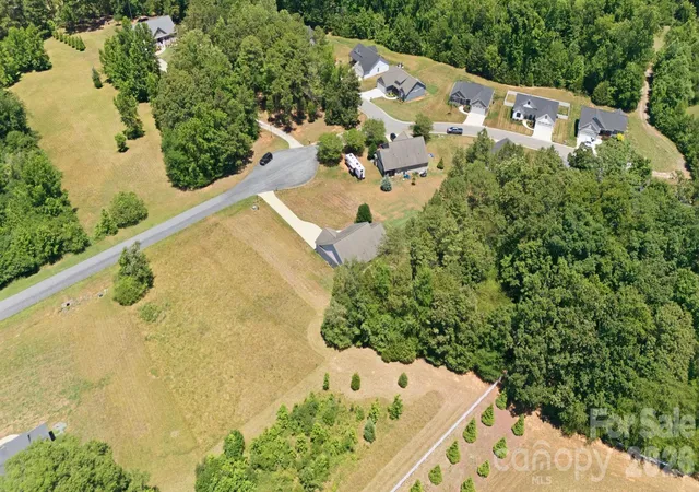 Photo 4 of Single family home for sale at 2100 Waterford Pointe Rd, Lexington, NC 27292 | MLS# 4403747 | Listing updated on 2026-07-26