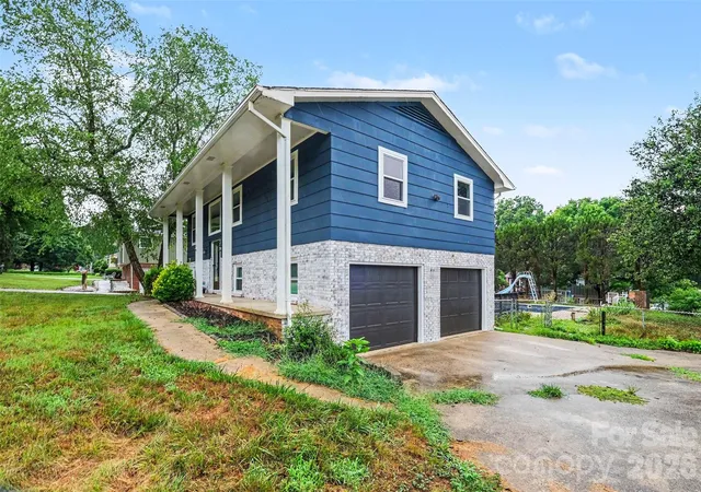 Photo 4 of Single family home for sale at 2310 24th Avenue NE, Hickory, NC 28601 | MLS# 4403781 | Listing updated on 2026-08-24