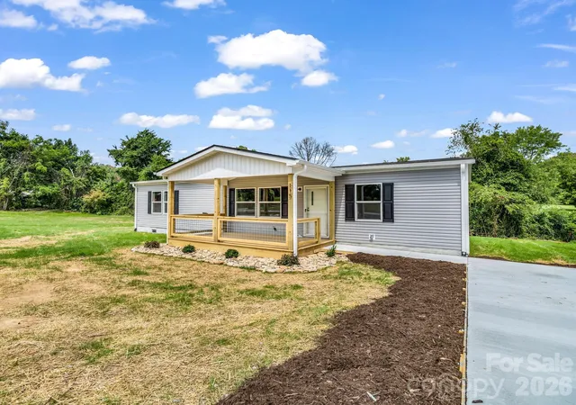 2nd image of 115 Maplewood Knoll Dr, East Flat Rock, NC 28726 | MLS# 4403782