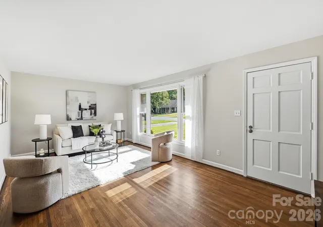 Photo 4 of Single family home for sale at 4712 Fairheath Rd, Charlotte, NC 28210 | MLS# 4403783 | Listing updated on 2026-09-08