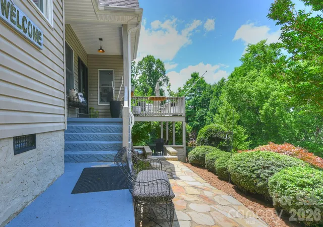 2nd image of 77 Carriage West Dr, Hendersonville, NC 28791 | MLS# 4403806