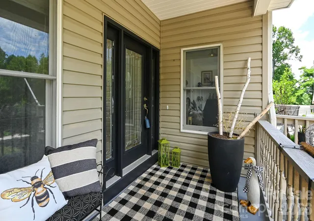 4th image of 77 Carriage W Dr, Hendersonville, NC 28791 | MLS# 4403806