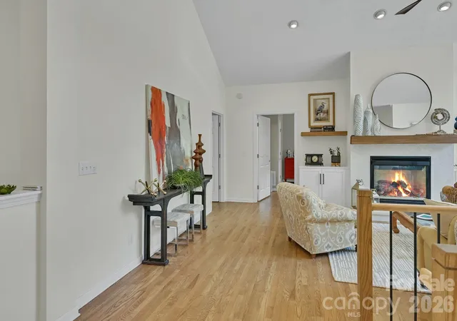 5th image of 77 Carriage W Dr, Hendersonville, NC 28791 | MLS# 4403806