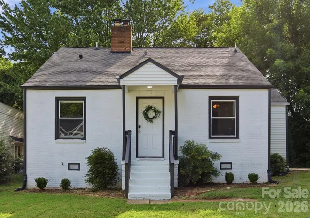 Single family home for sale at 2516 Elon St, Charlotte, NC 28208 | MLS# 4403824