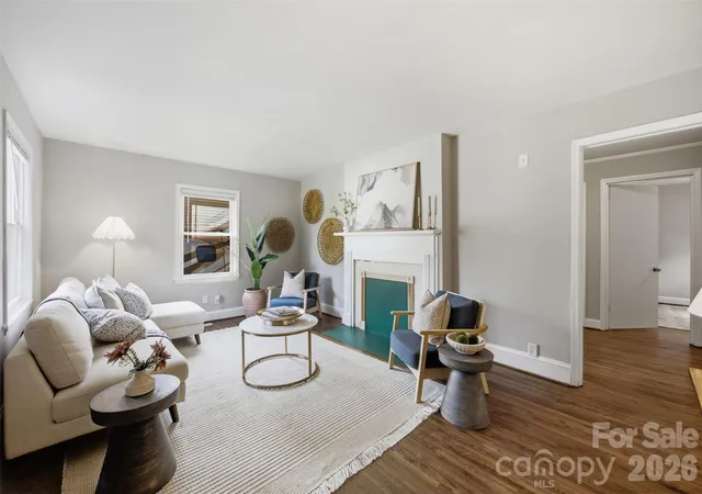 Photo 3 of Single family home for sale at 2516 Elon St, Charlotte, NC 28208 | MLS# 4403824 | Listing updated on 2026-09-22
