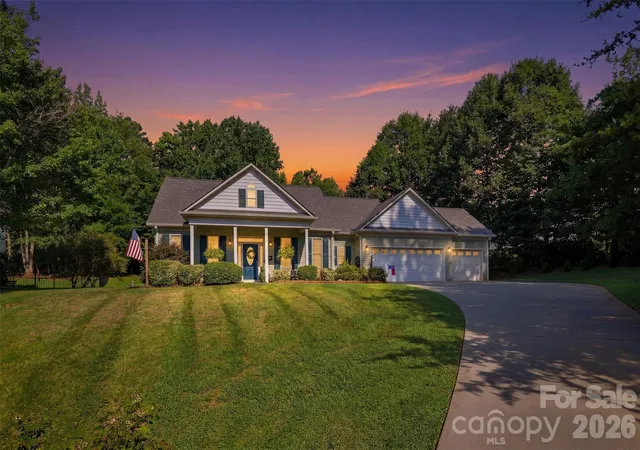 Photo 1 of Single family home for sale at 3809 Crk Ridge Dr, Denver, NC 28037 | MLS# 4403828 | Listing updated on 2026-10-07