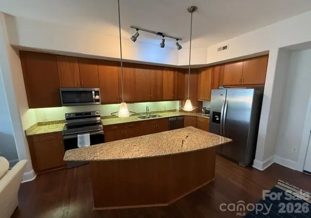 Photo 3 of Condo for sale at 4620 Piedmont Row Dr W #402, Charlotte, NC 28210 | MLS# 4403834 | Listing updated on 2026-08-18