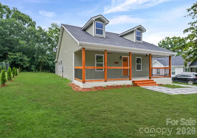 Photo 2 of Single family home for sale at 1135 Graham St, Chester, SC 29706 | MLS# 4403838 | Listing updated on 2026-08-28