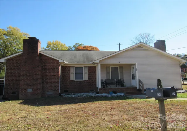 Photo 1 of Sale Pending at 104 Neely Ct, Rock Hill, SC 29732 | MLS# 4403840 | Listing updated on 2026-09-25