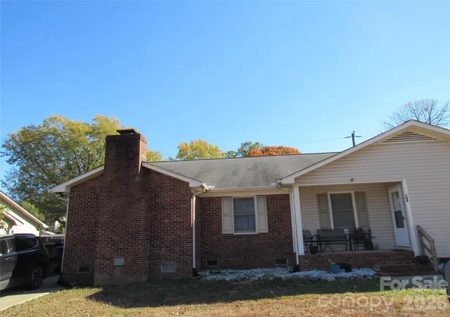 Photo 2 of Sale Pending at 104 Neely Ct, Rock Hill, SC 29732 | MLS# 4403840 | Listing updated on 2026-09-25