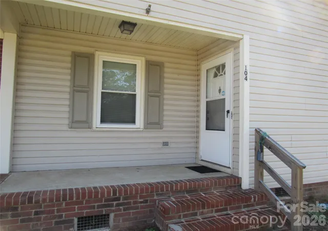 Photo 2 of Townhouse for sale at 104 Neely Ct, Rock Hill, SC 29732 | MLS# 4403840 | Listing updated on 2026-10-15