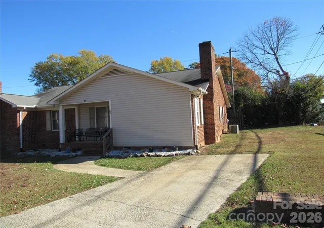 Photo 3 of Sale Pending at 104 Neely Ct, Rock Hill, SC 29732 | MLS# 4403840 | Listing updated on 2026-09-25