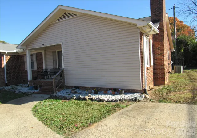 Photo 3 of Sale Pending at 104 Neely Ct, Rock Hill, SC 29732 | MLS# 4403840 | Listing updated on 2026-09-25