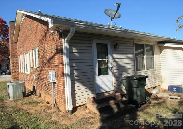 Photo 4 of Sale Pending at 104 Neely Ct, Rock Hill, SC 29732 | MLS# 4403840 | Listing updated on 2026-09-25