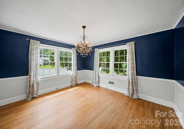 Photo 3 of Single family home for sale at 1214 S York St, Gastonia, NC 28052 | MLS# 4403849 | Listing updated on 2026-10-02