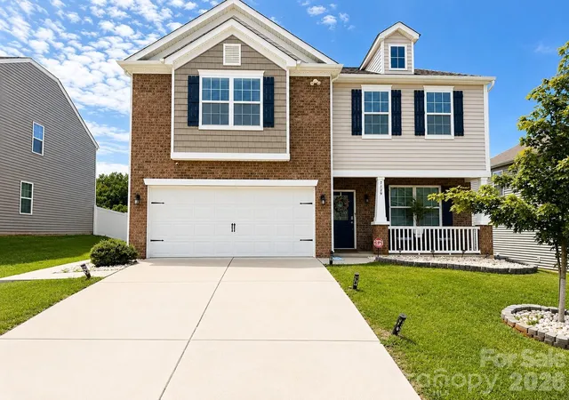 Photo 1 of Single family home for sale at 7129 Branch Frk Rd, Charlotte, NC 28215 | MLS# 4403851 | Listing updated on 2026-08-28