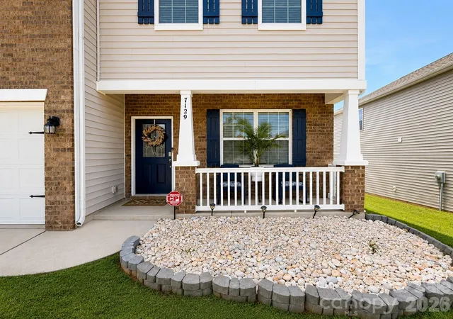 Photo 1 of Single family home for sale at 7129 Branch Frk Rd, Charlotte, NC 28215 | MLS# 4403851 | Listing updated on 2026-08-28