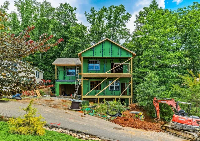 Photo 1 of Single family home for sale at 23 Village Overlook Loop, Swannanoa, NC 28778 | MLS# 4403854 | Listing updated on 2026-08-28